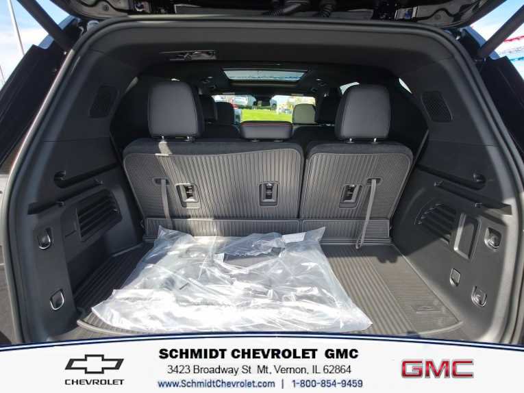 New 2026 Chevrolet Traverse Z71 w/ LPO, Floor Liner Package AWD/4WD image 9