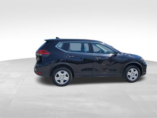 Used 2017 Nissan Rogue S AWD/4WD image 3