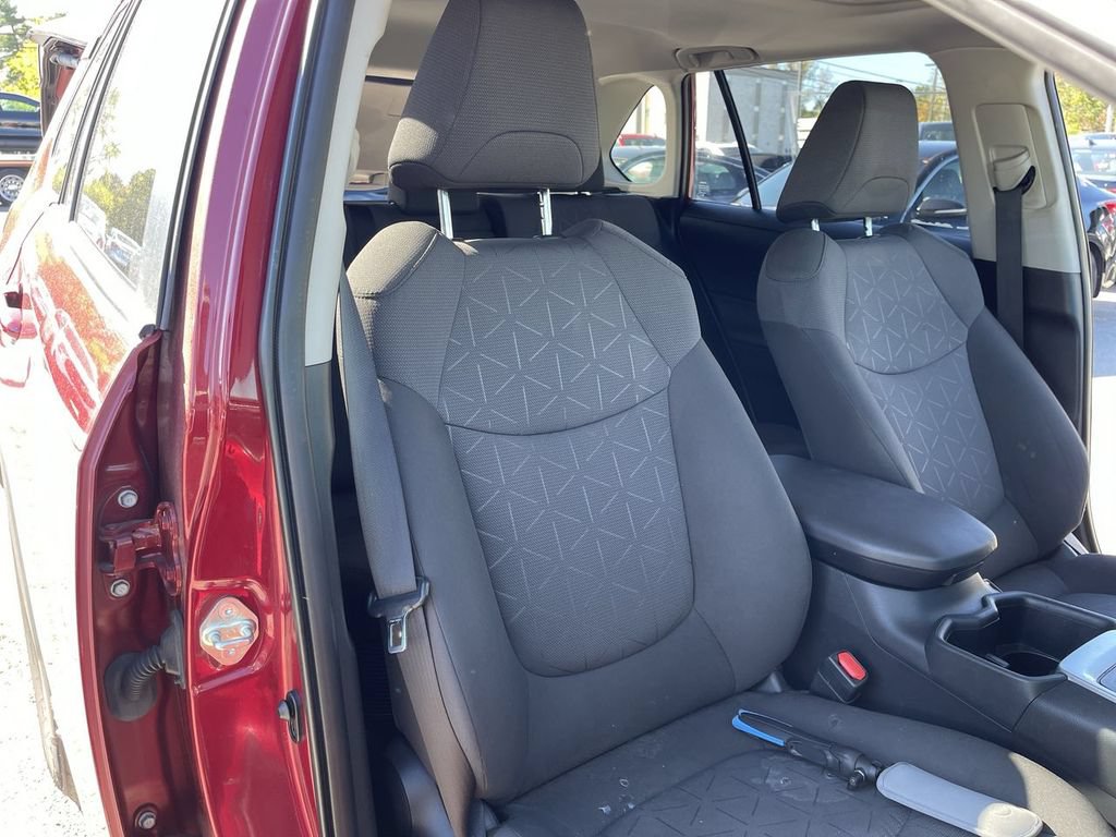 Used 2022 Toyota RAV4 XLE w/ Convenience Package AWD/4WD image 24