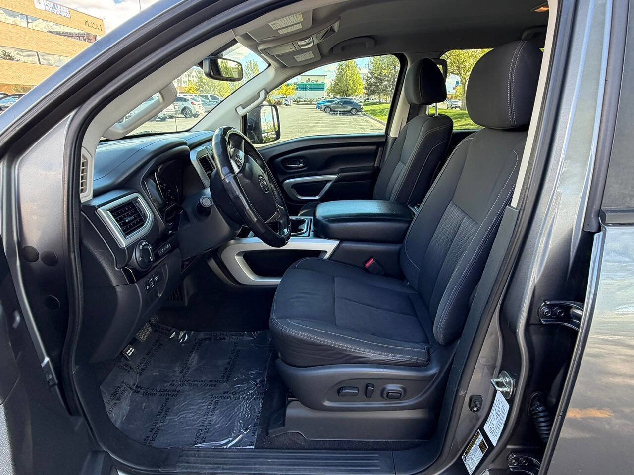Used 2017 Nissan Titan S AWD/4WD image 26