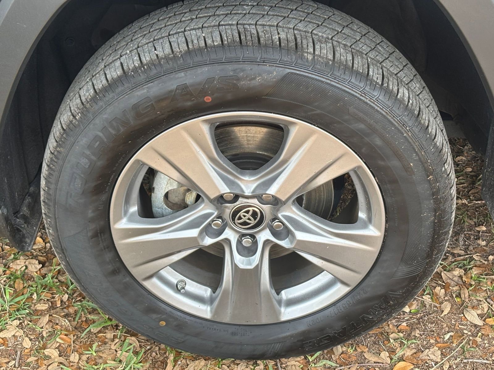 Used 2024 Toyota RAV4 LE AWD/4WD image 31