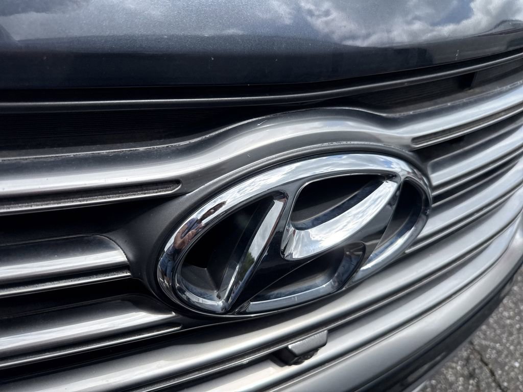Used 2017 Hyundai Santa Fe FWD w/ SE Ultimate Tech Package 03 image 4
