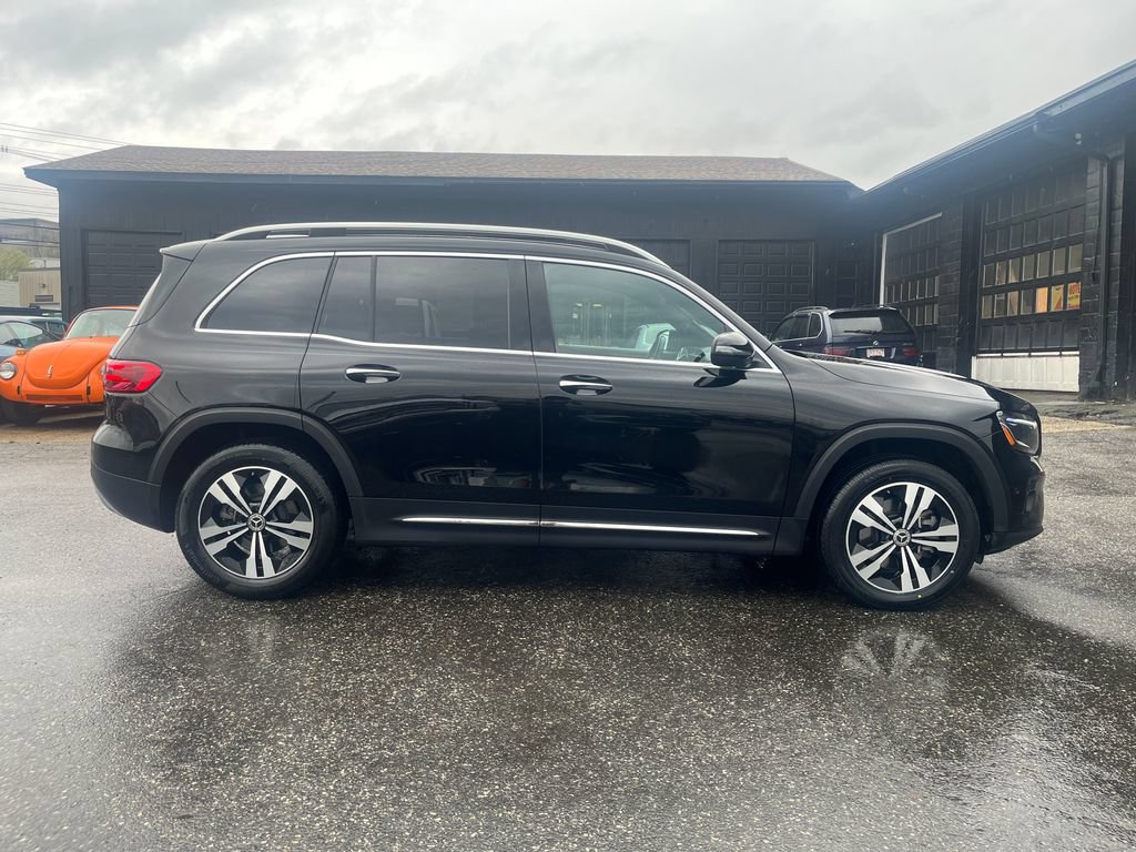 Used 2025 Mercedes-Benz GLB 250 4MATIC image 17