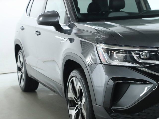 Used 2022 Volkswagen Taos SEL image 8