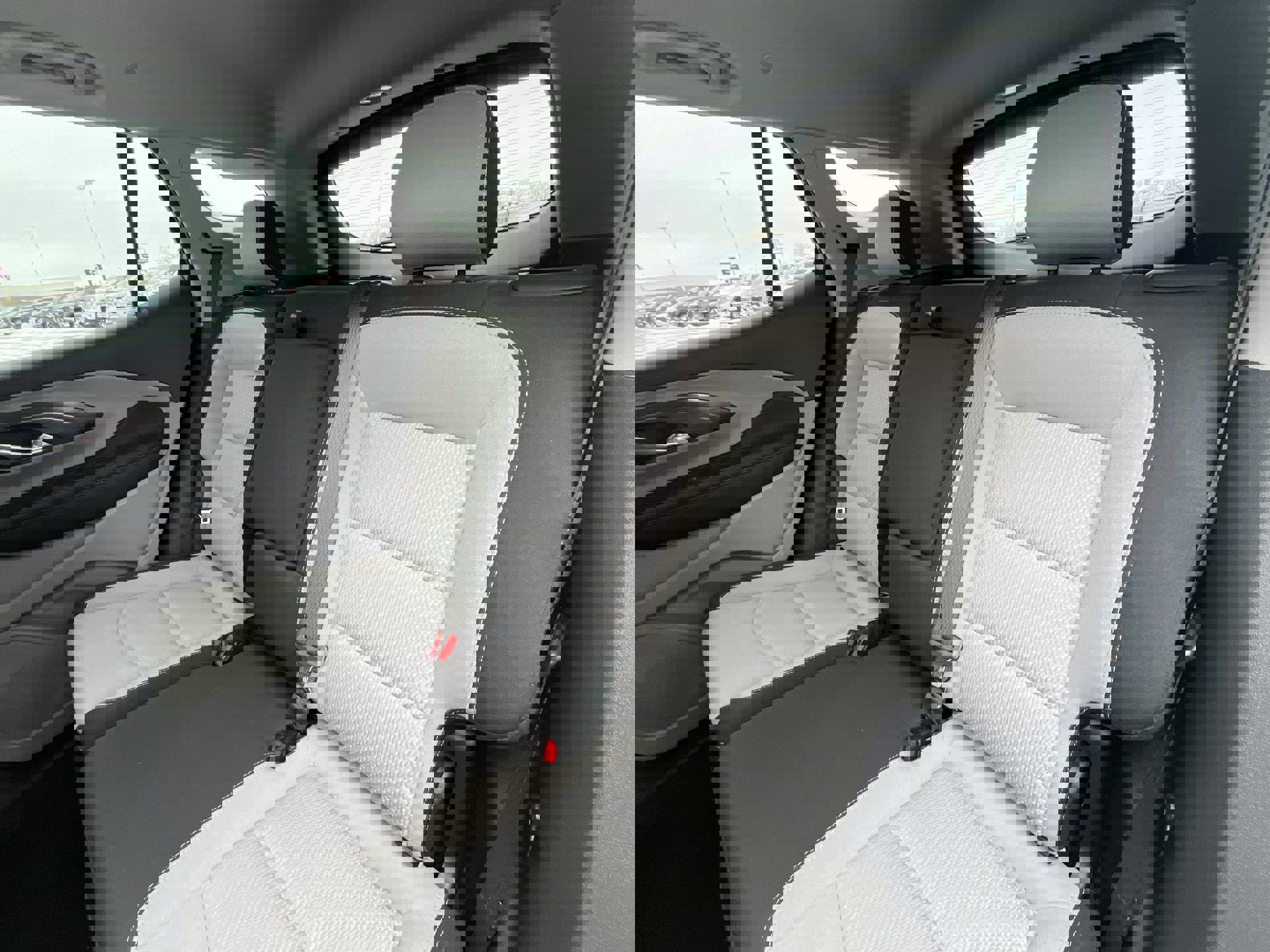 Used 2023 GMC Terrain SLE w/ Driver Convenience Package image 13