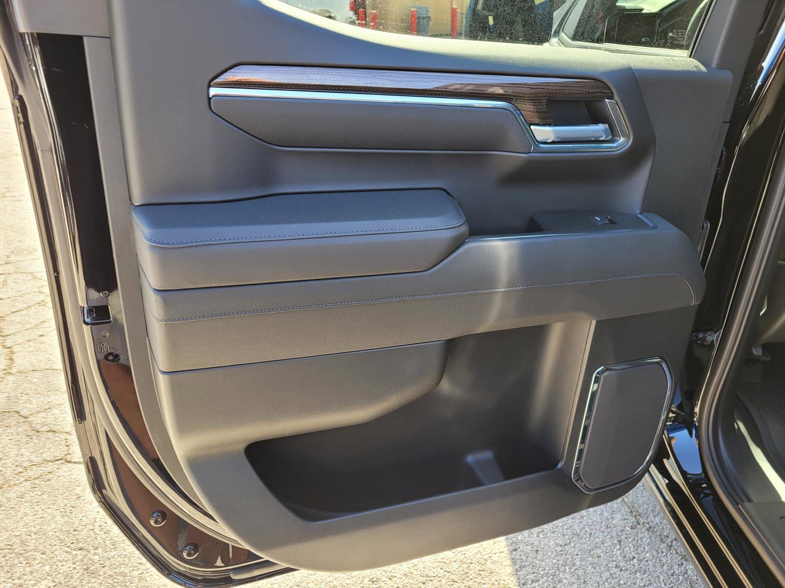 New 2026 Chevrolet Silverado 1500 LT Trail Boss w/ Convenience Package II AWD/4WD image 9