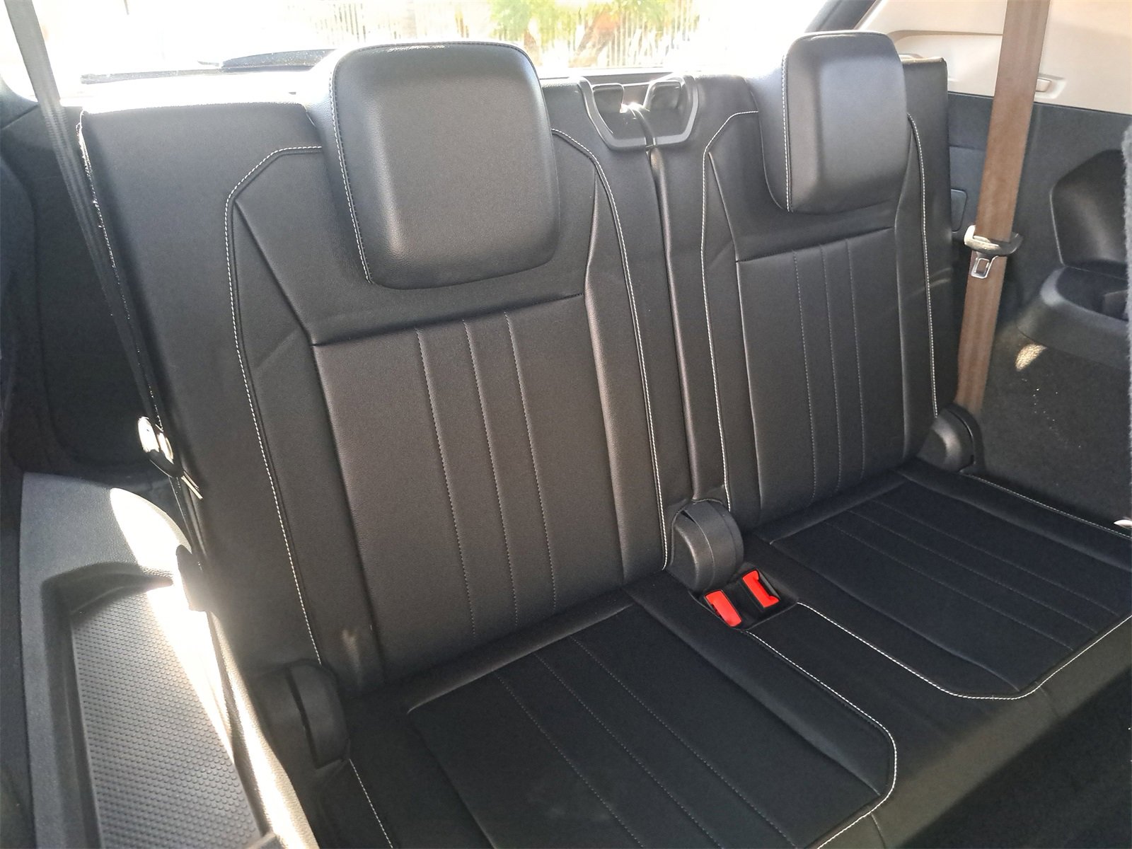 Used 2022 Volkswagen Tiguan SE image 12