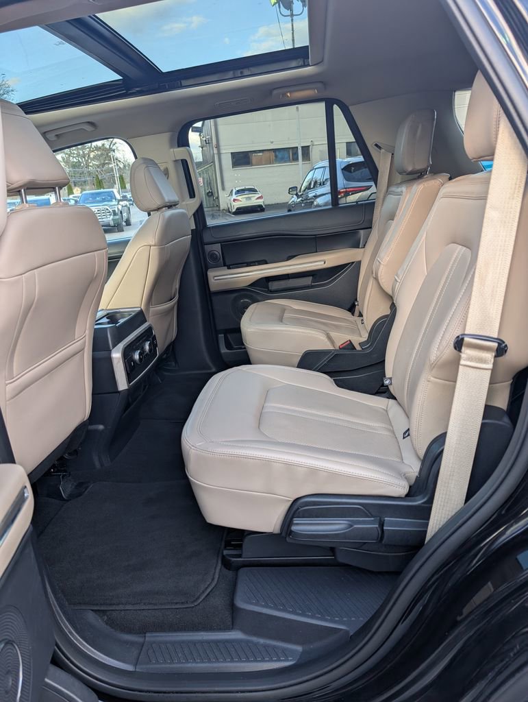 Used 2024 Ford Expedition Limited AWD/4WD image 15