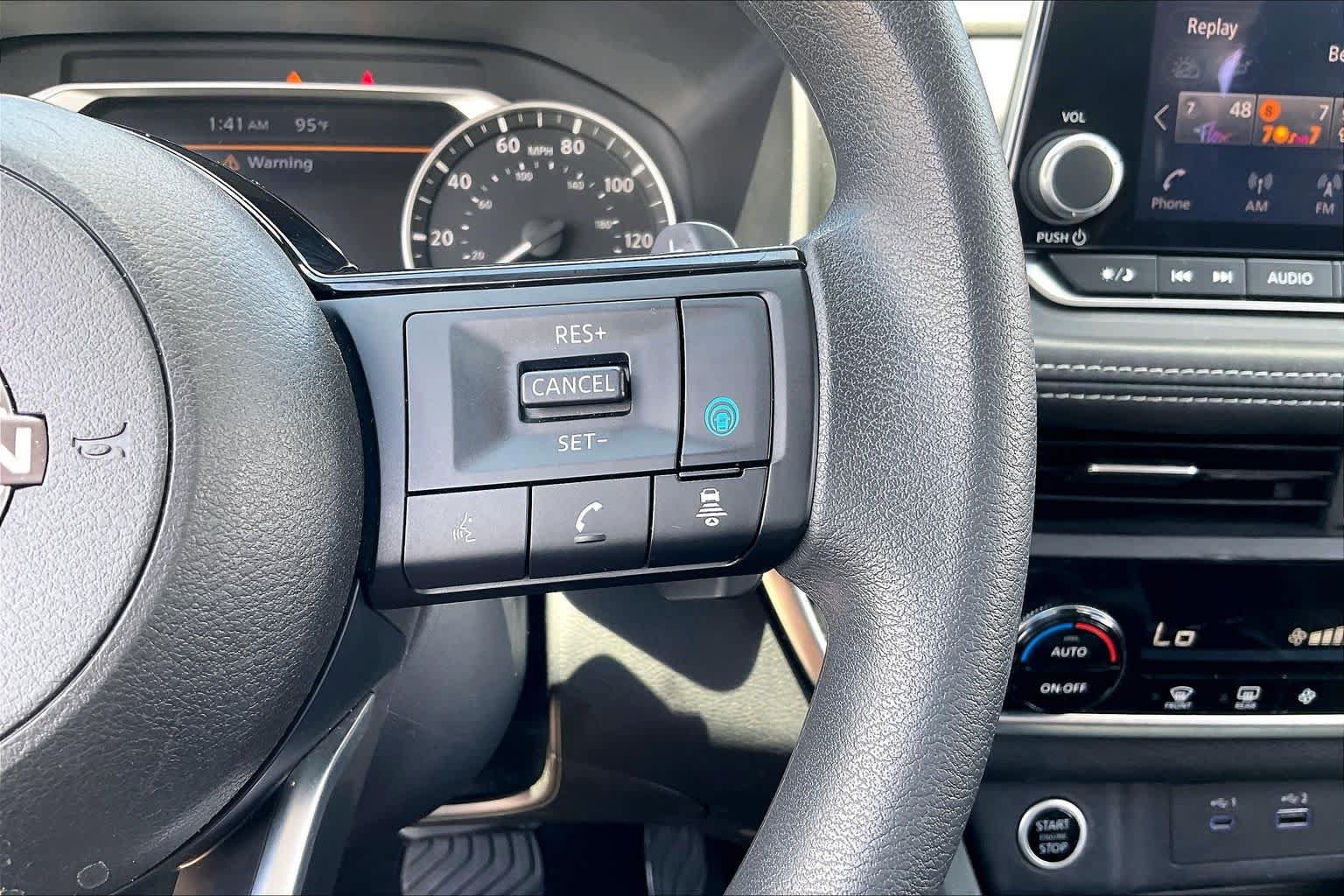 Used 2023 Nissan Rogue SV FWD image 23