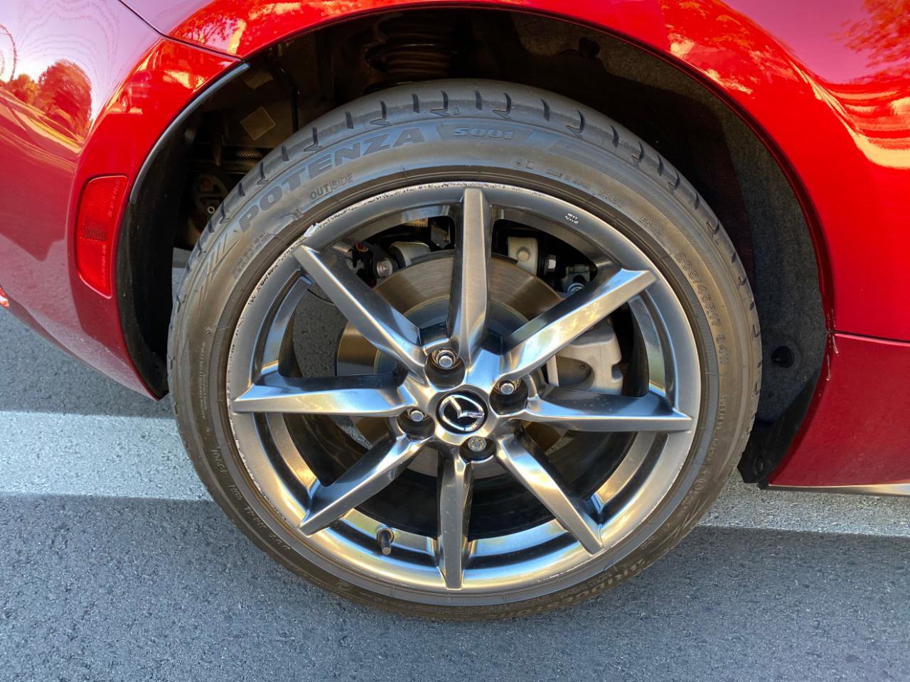 Used 2021 MAZDA MX-5 Miata RF Grand Touring RWD image 7