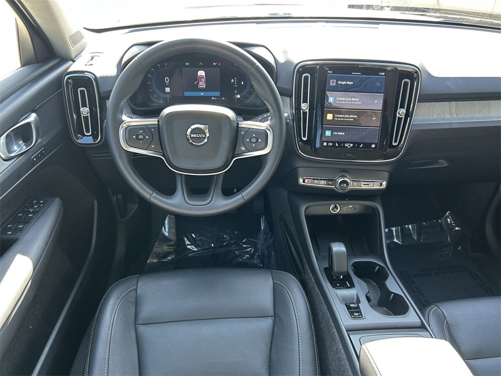 Used 2025 Volvo XC40 B5 Core w/ Protection Package Premier image 16