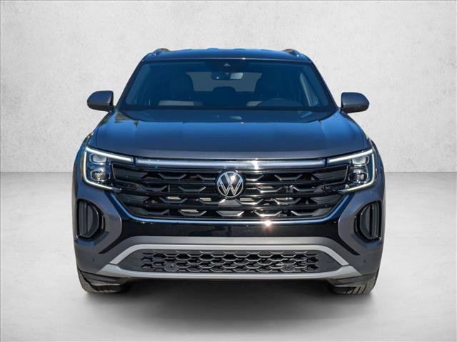 Used 2024 Volkswagen Atlas Cross Sport SE FWD image 2