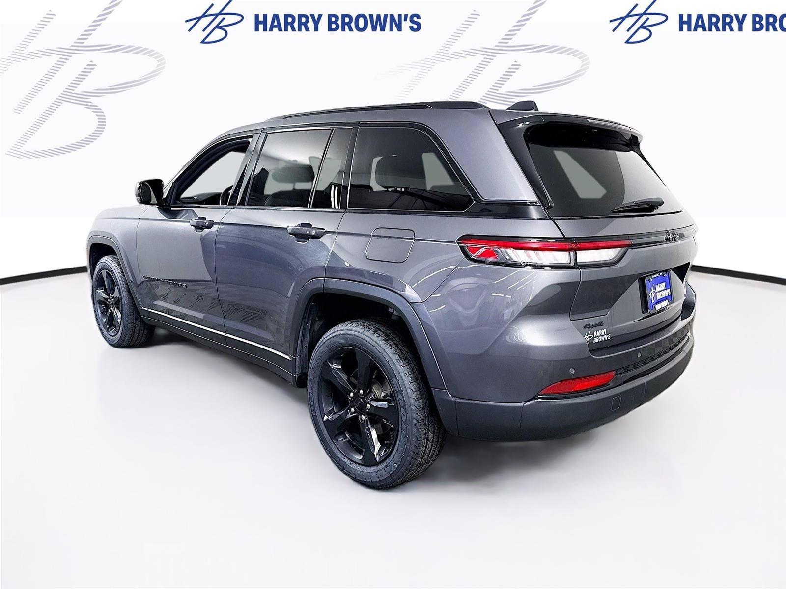 Used 2022 Jeep Grand Cherokee Altitude AWD/4WD image 28