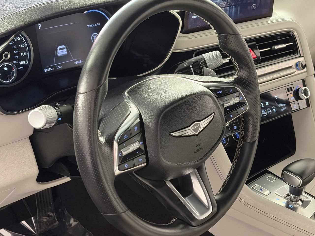Used 2025 Genesis G70 2.5T AWD/4WD image 13