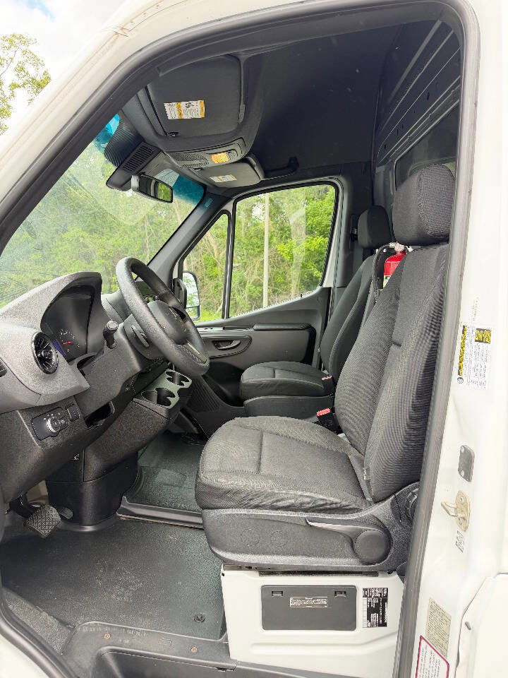 Used 2021 Mercedes-Benz Sprinter 3500 w/ Driver Convenience Package image 10