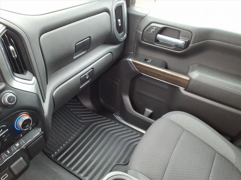 Used 2021 Chevrolet Silverado 1500 LT image 34
