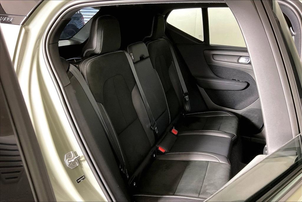 Used 2021 Volvo XC40 P8 Recharge image 26