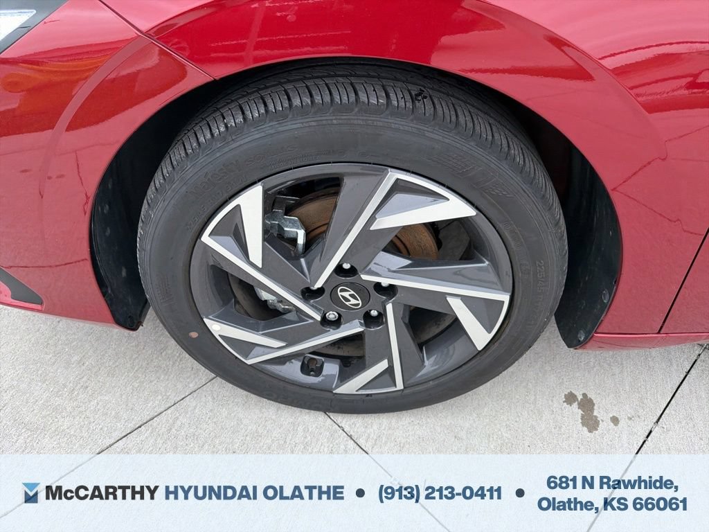 Used 2025 Hyundai Elantra Sport FWD image 15