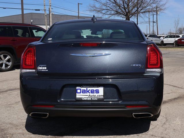 Used 2019 Chrysler 300 S image 42