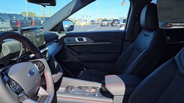 New 2026 Ford Explorer ST-Line image 2