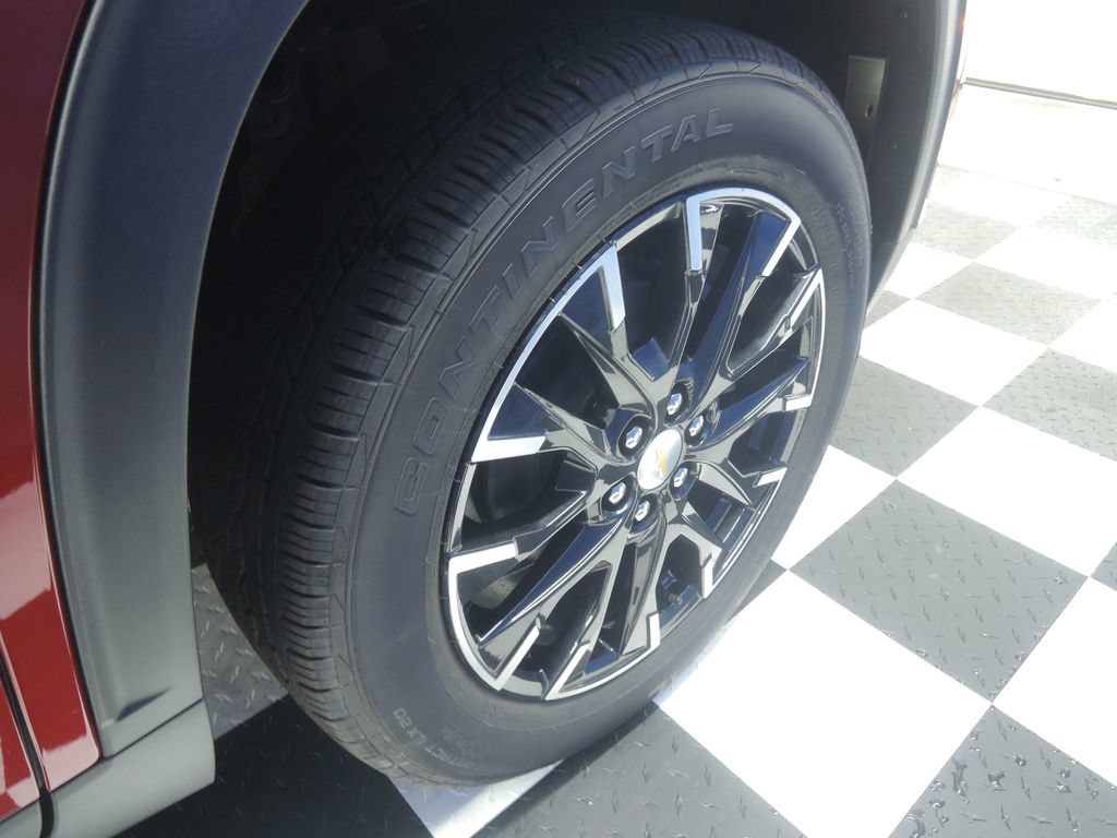 New 2026 Chevrolet Traverse LT w/ Sun and Wheel Package FWD image 39