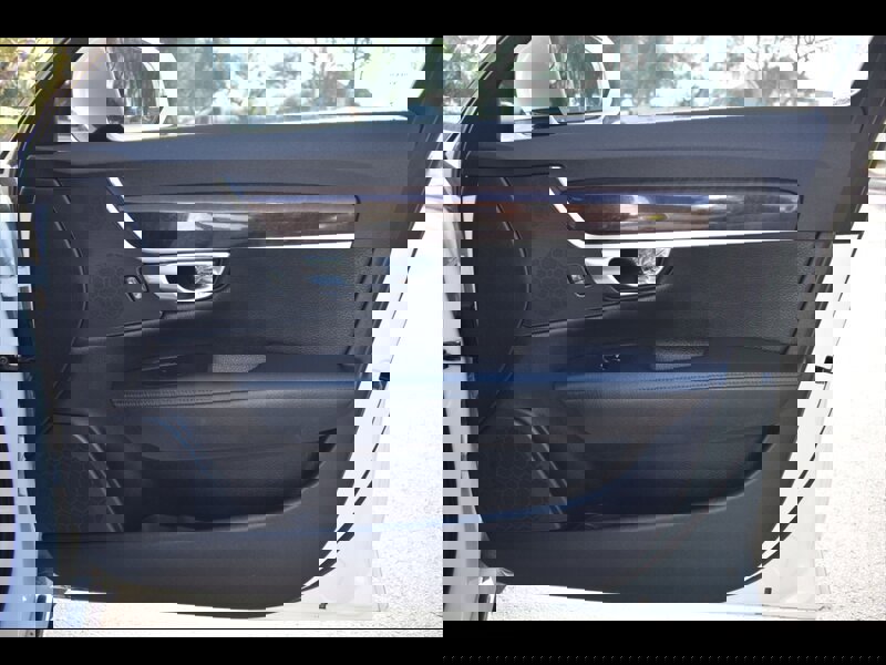 Used 2017 Volvo S90 T5 Momentum w/ Vision Package image 34