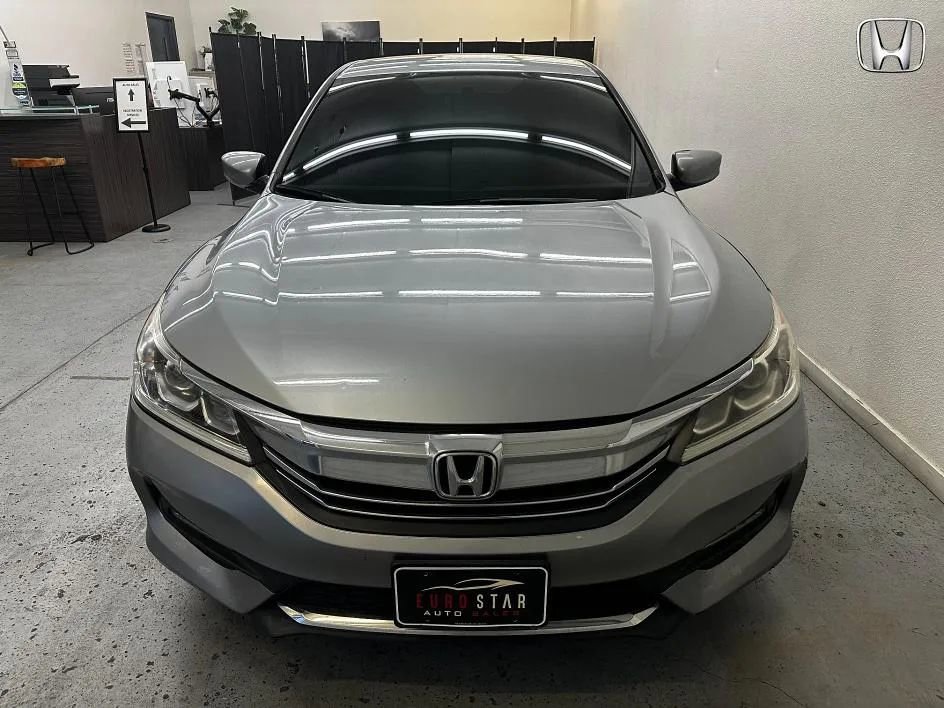 Used 2017 Honda Accord Sport image 2