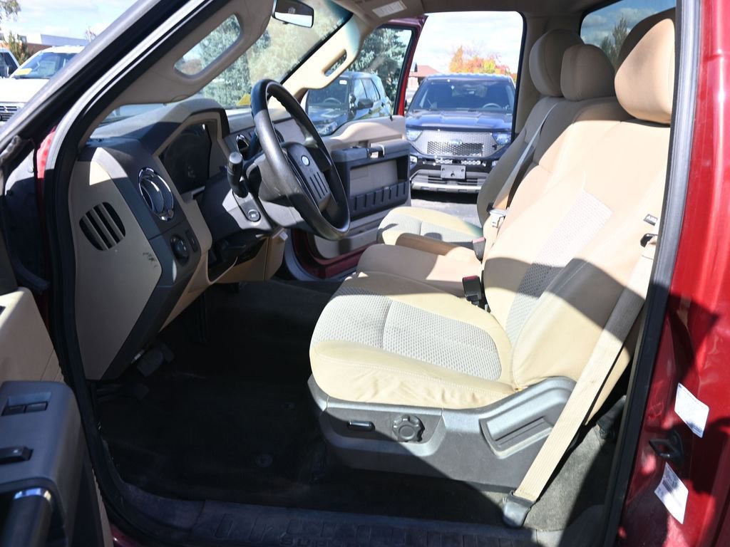 Used 2016 Ford F550 2WD Regular Cab Super Duty w/ XLT Interior Package image 43