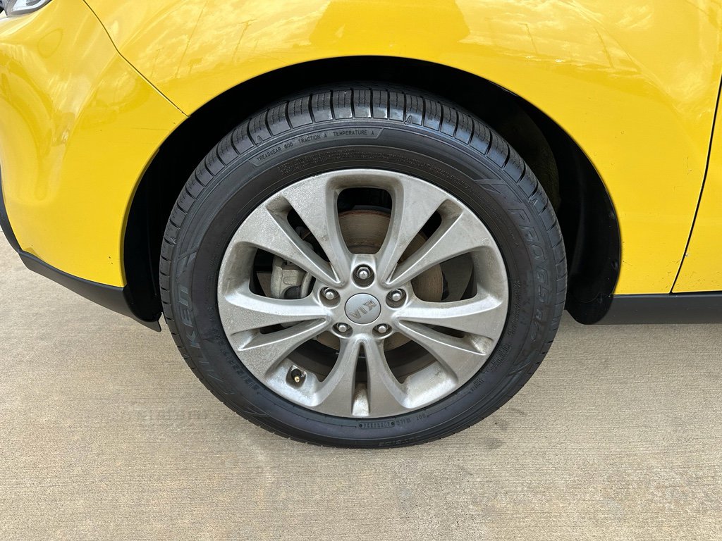 Used 2015 Kia Soul + image 26