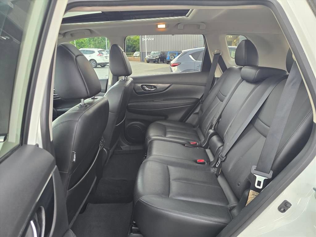 Used 2015 Nissan Rogue SL w/ SL Premium Package AWD/4WD image 13