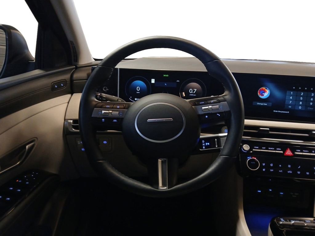 Certified 2025 Hyundai Tucson Limited image 12