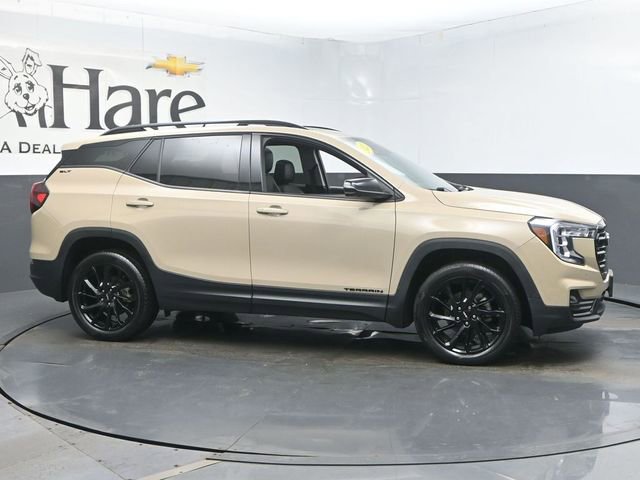 Used 2023 GMC Terrain SLT w/ Infotainment Package II image 1