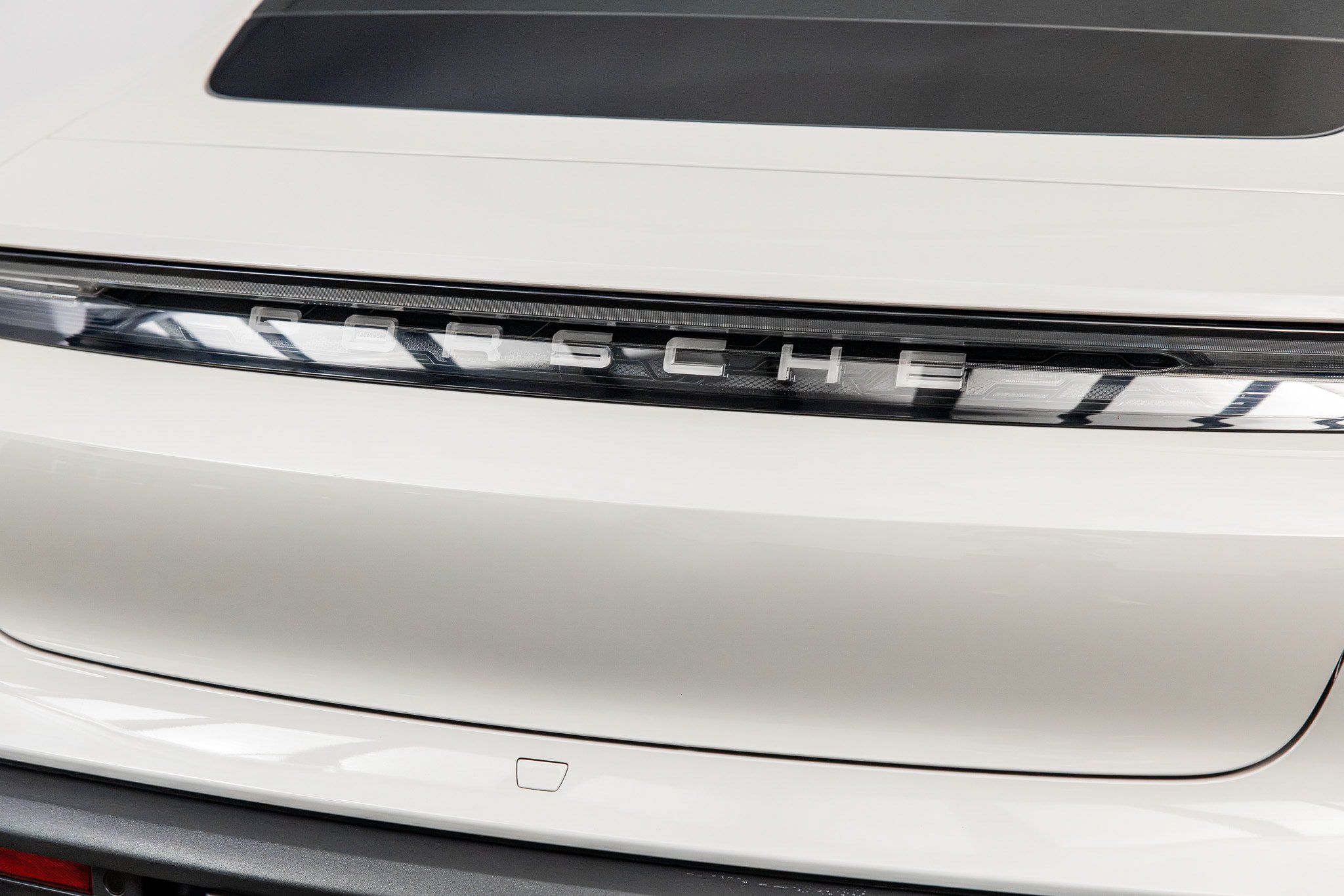 Used 2021 Porsche Taycan RWD image 19