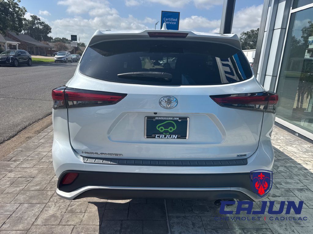 Used 2022 Toyota Highlander XSE FWD image 5