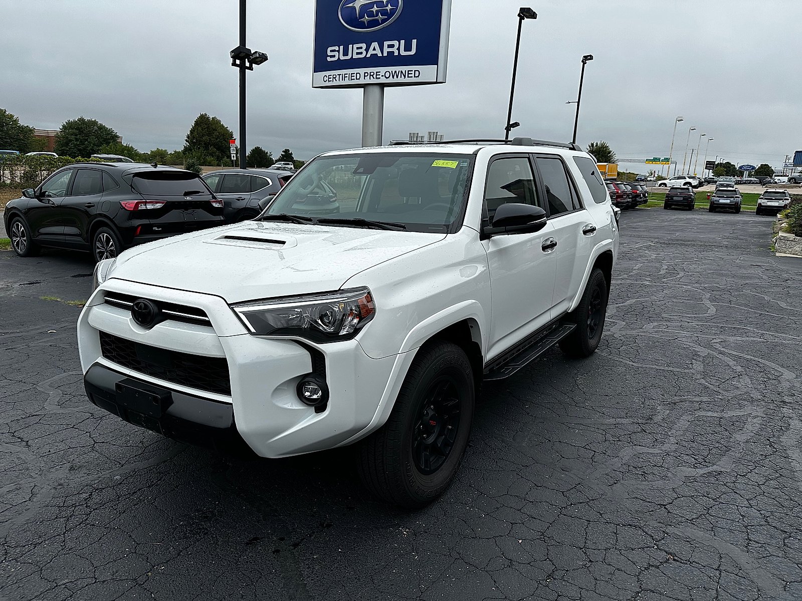 Used 2021 Toyota 4Runner Venture w/ Moonroof Package AWD/4WD image 7