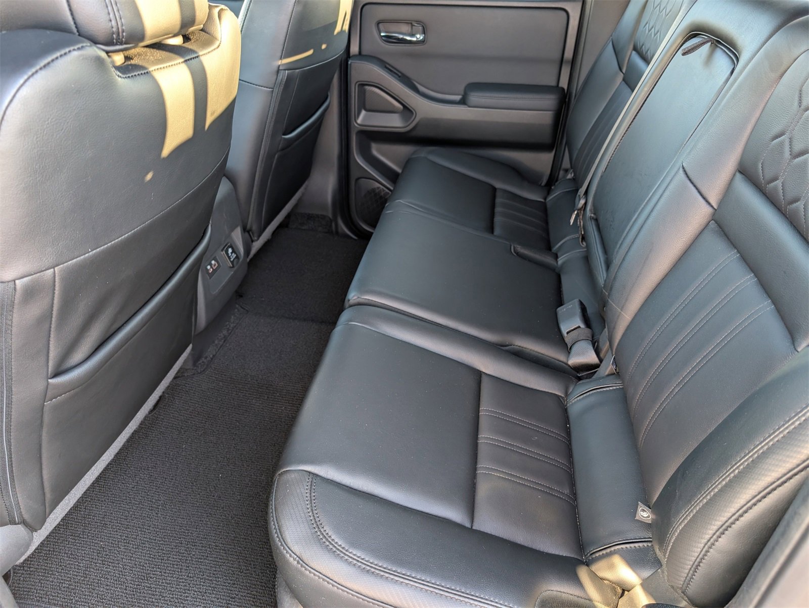 Used 2022 Nissan Frontier PRO-4X w/ Pro-4X Premium Package image 27