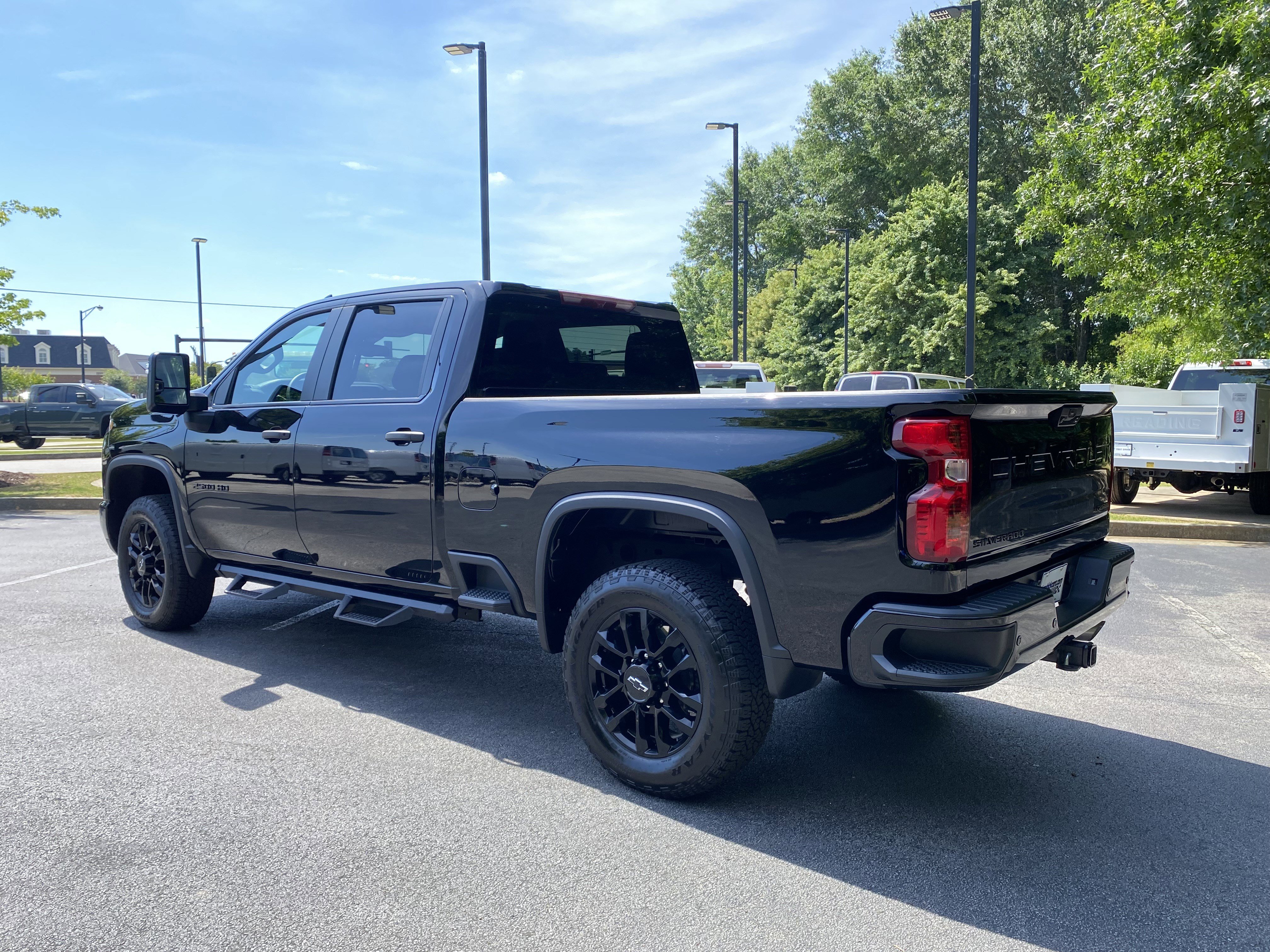 Used 2025 Chevrolet Silverado 2500 Custom w/ Custom Value Package RWD image 7