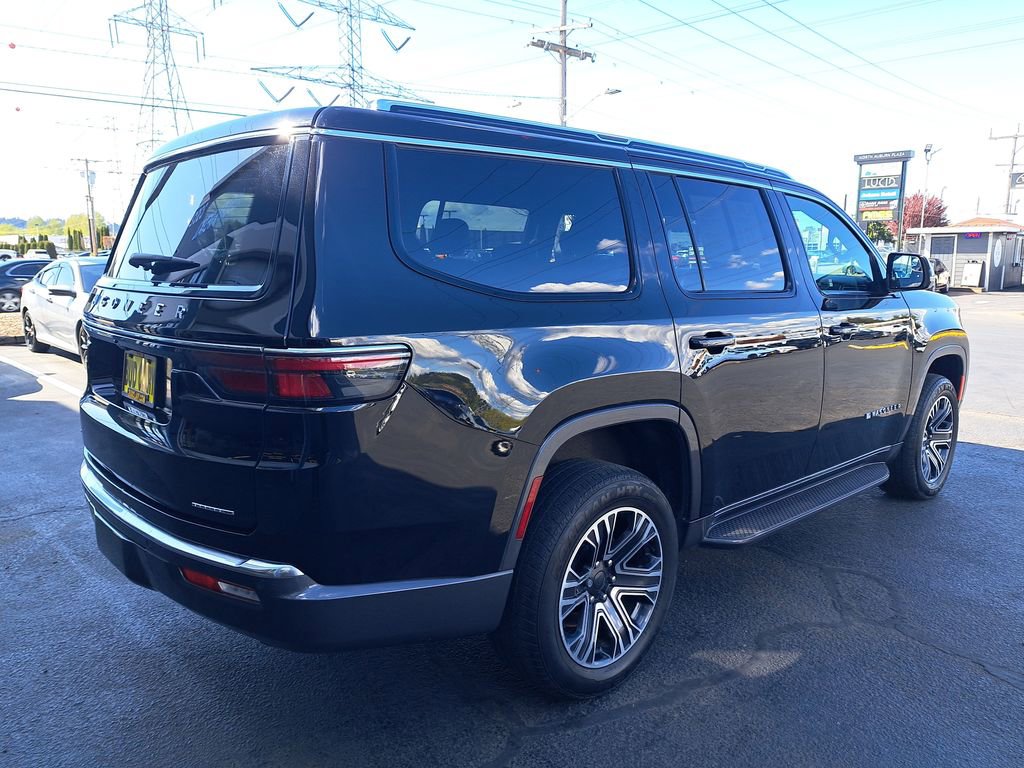 Used 2022 Jeep Wagoneer Series III AWD/4WD image 5