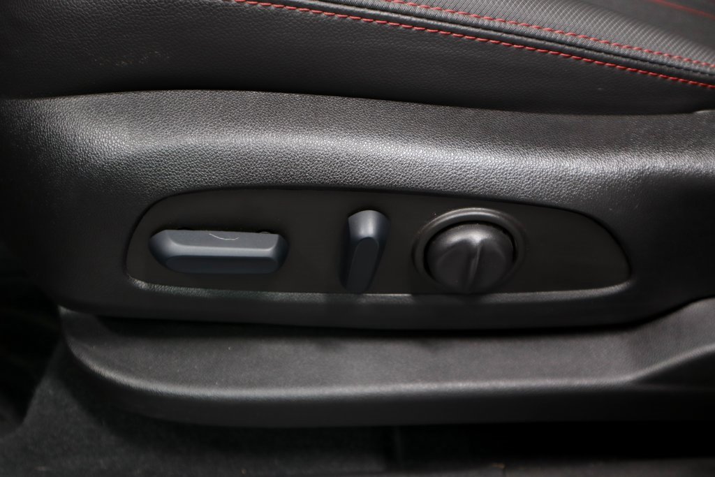 Used 2022 Chevrolet Equinox RS w/ Infotainment Package image 24