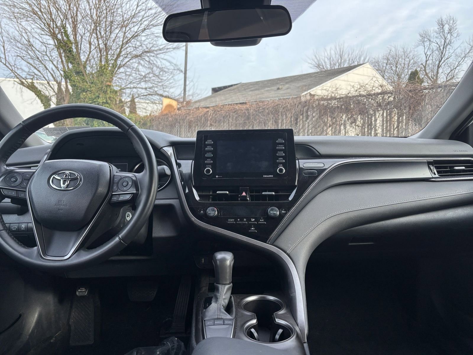 Used 2024 Toyota Camry SE image 32