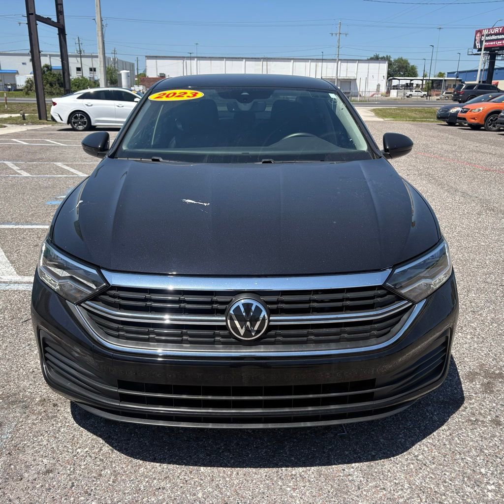 Used 2023 Volkswagen Jetta SE image 8