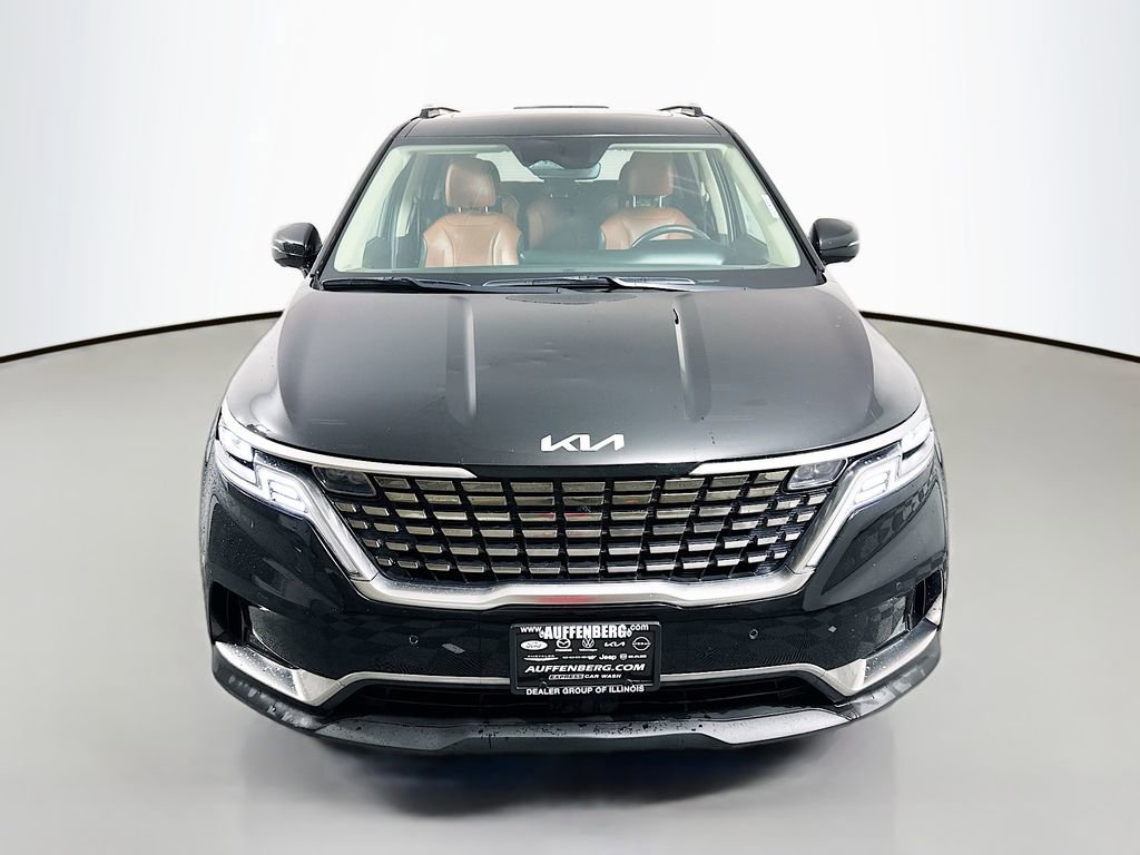 Used 2023 Kia Carnival SX Prestige image 2