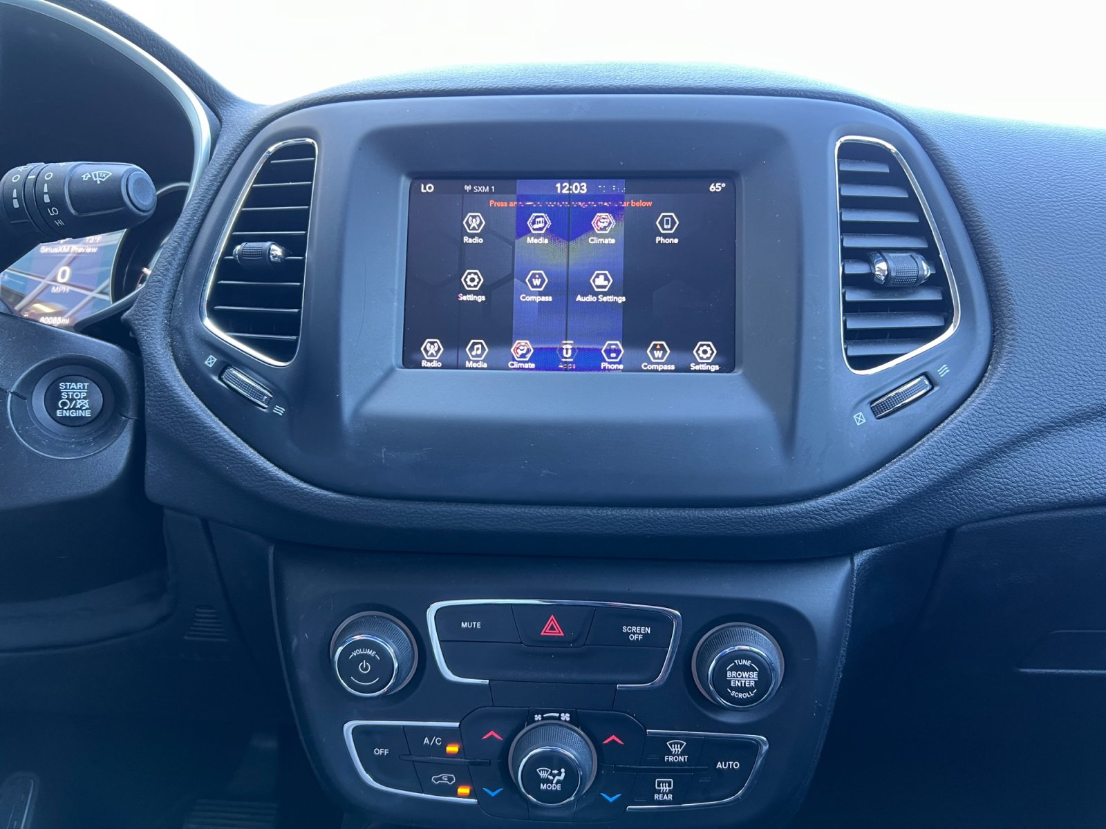 Used 2020 Jeep Compass Latitude FWD image 12