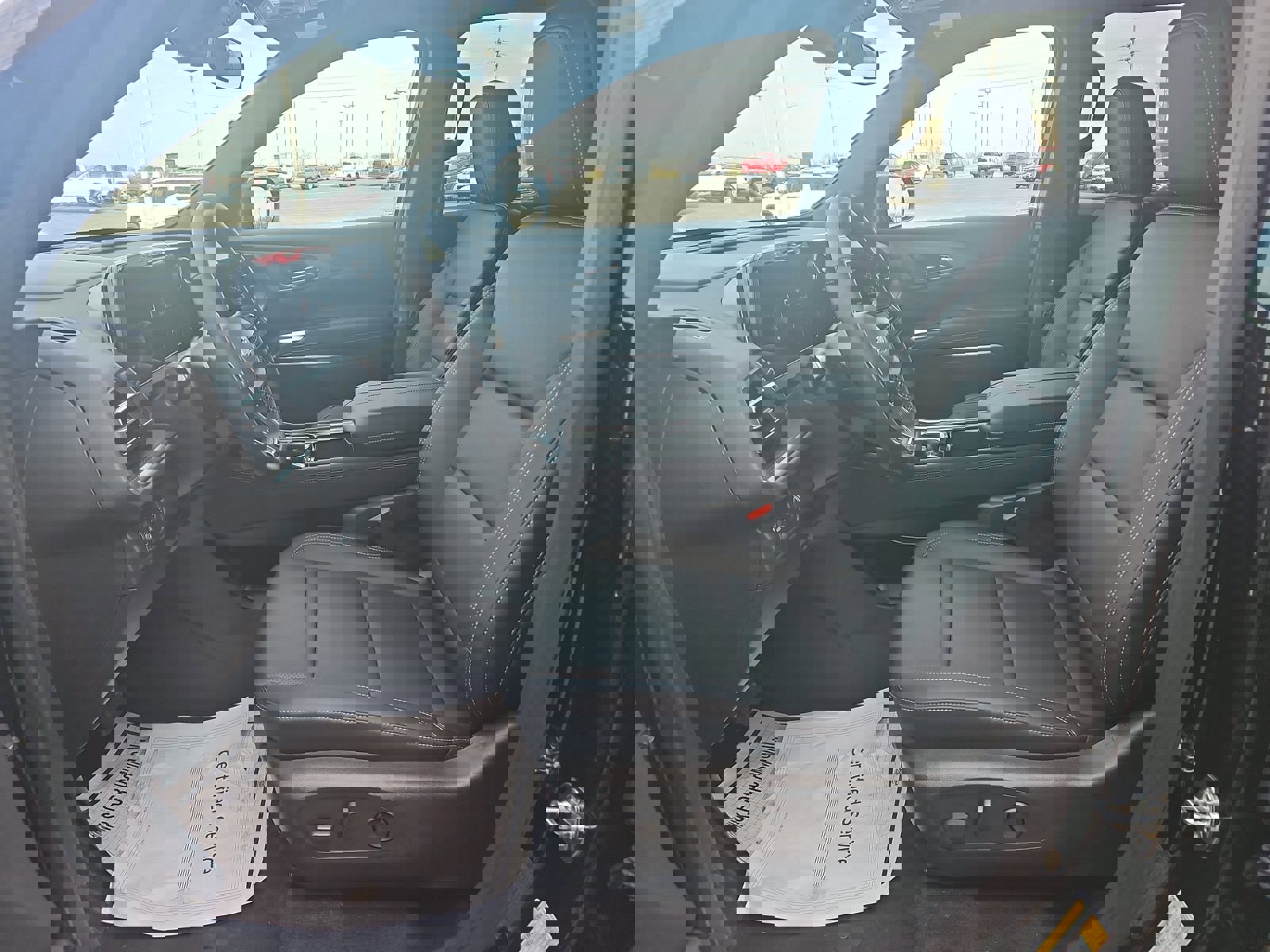 Used 2025 Chevrolet Traverse LT w/ Driver Confidence Package image 7