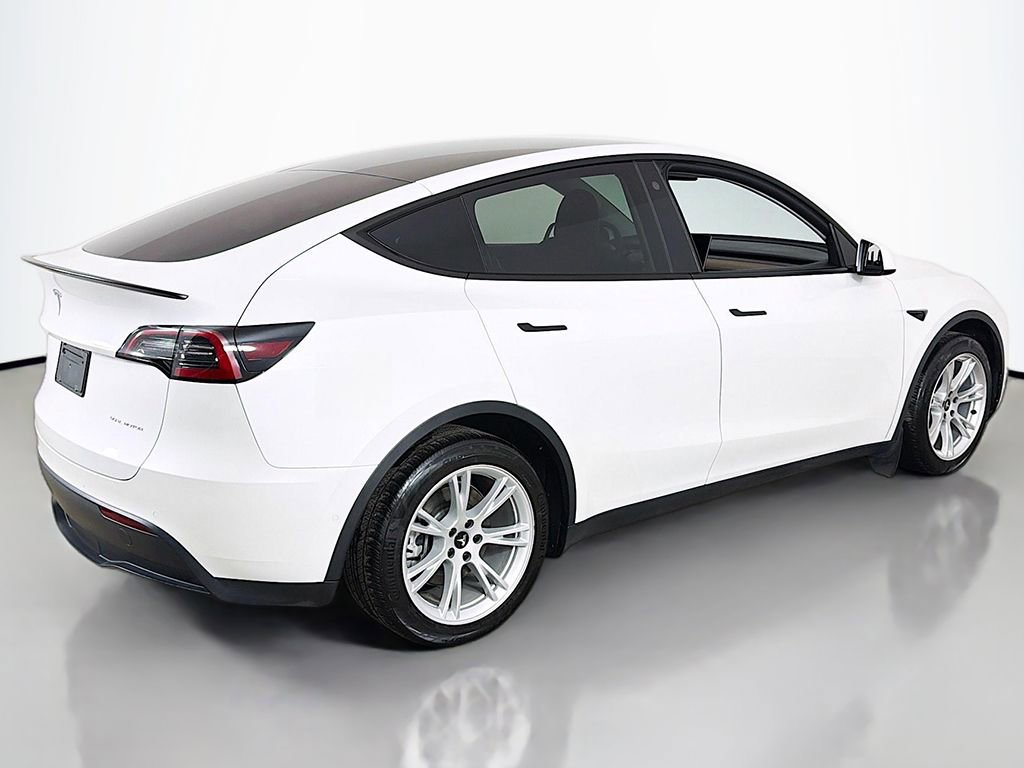 Used 2021 Tesla Model Y Long Range image 11