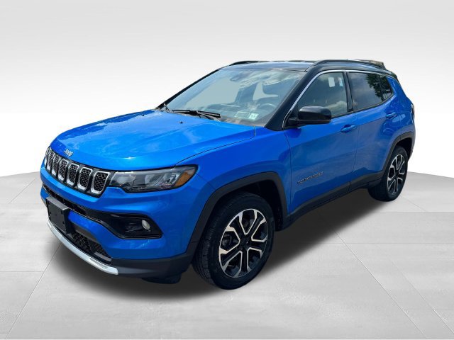 Used 2023 Jeep Compass Limited AWD/4WD image 2