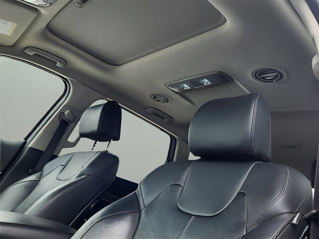 Used 2022 Kia Telluride EX w/ EX Premium Package image 16