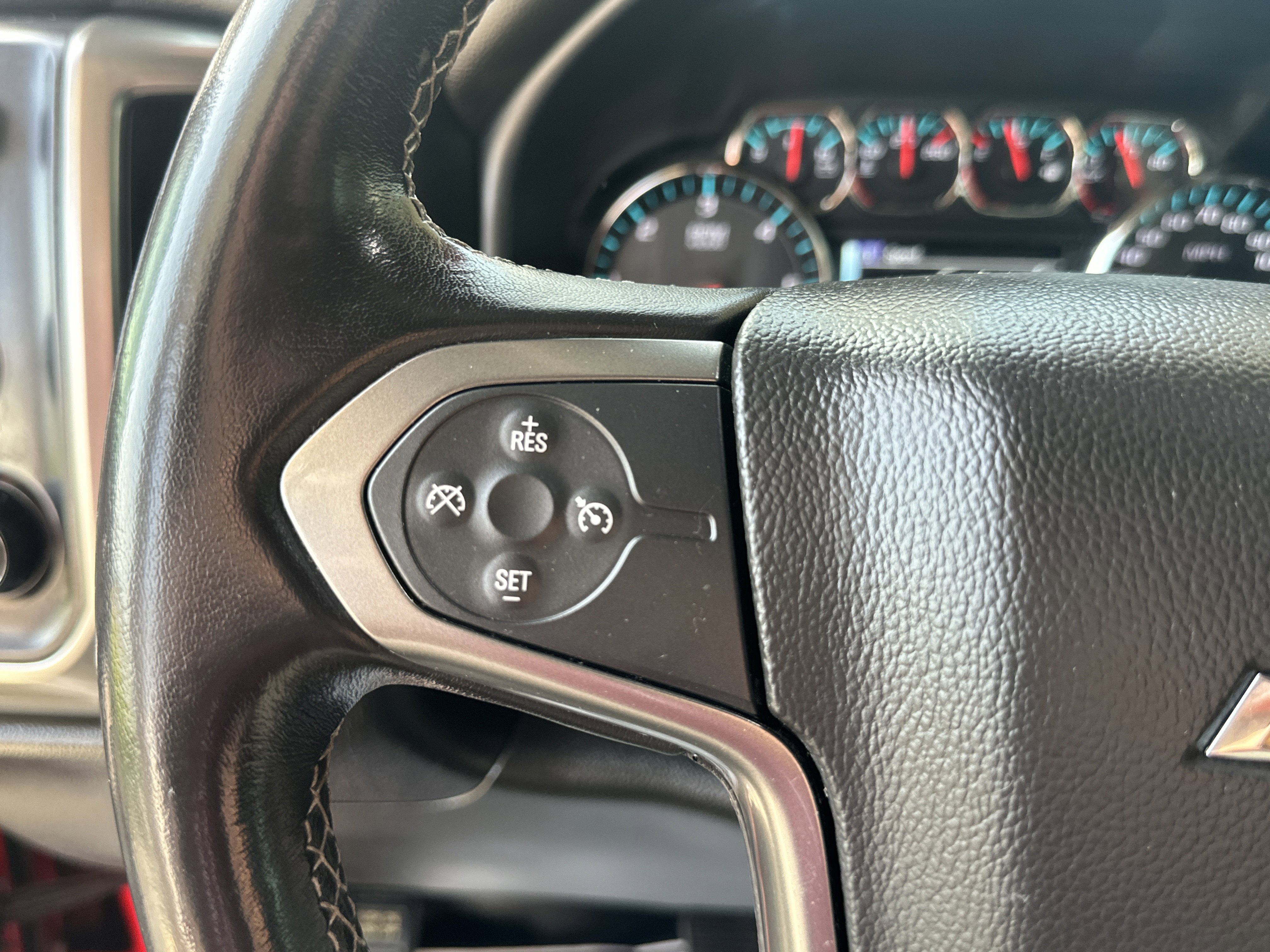 Used 2018 Chevrolet Silverado 1500 LT w/ All Star Edition AWD/4WD image 11