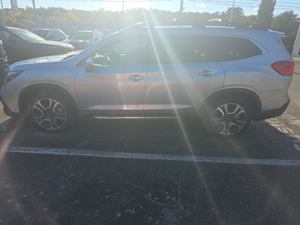 Used 2023 Subaru Ascent Touring AWD/4WD image 9