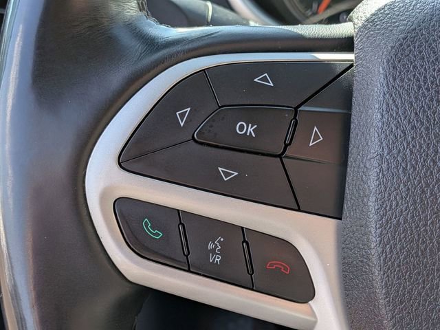 Used 2017 Jeep Cherokee Trailhawk w/ Cold Weather Group image 18